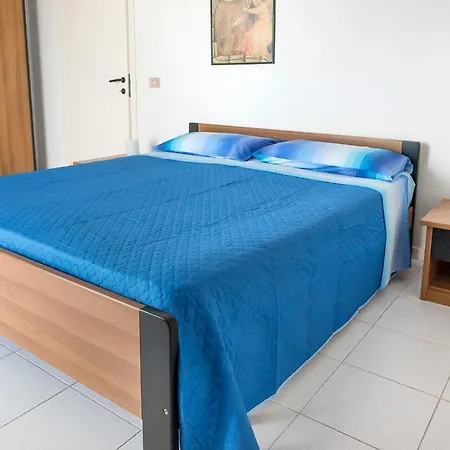 M350 - Marcelli, Trilocale Con Terrazzo In Zona Tranquilla Marcelli