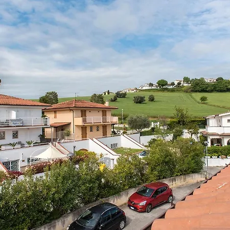 Apartment M350 - Marcelli, Trilocale Con Terrazzo In Zona Tranquilla Marcelli