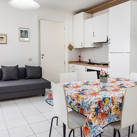 M350 - Marcelli, Trilocale Con Terrazzo In Zona Tranquilla