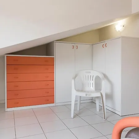 M350 - Marcelli, Trilocale Con Terrazzo In Zona Tranquilla Marcelli