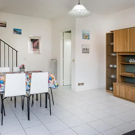M350 - Marcelli, Trilocale Con Terrazzo In Zona Tranquilla *